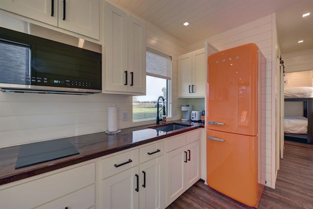 5301 Goehring Road, Ledbetter, TX 78946