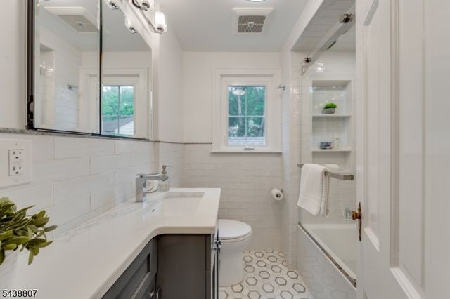 57 Woodland Rd, Millburn Twp., NJ 07078