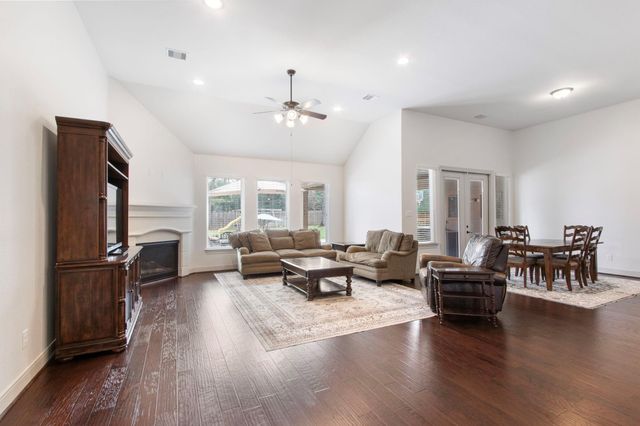 307 Council Oak Court, Magnolia, TX 77354