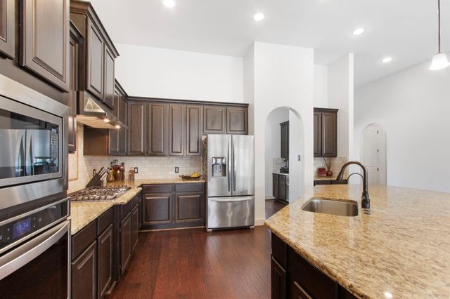 307 Council Oak Court, Magnolia, TX 77354