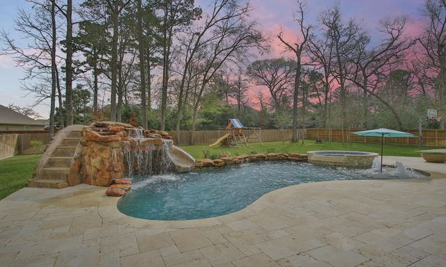 307 Council Oak Court, Magnolia, TX 77354