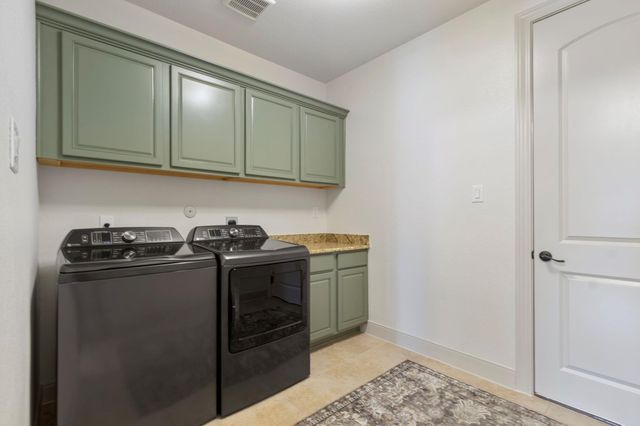 307 Council Oak Court, Magnolia, TX 77354