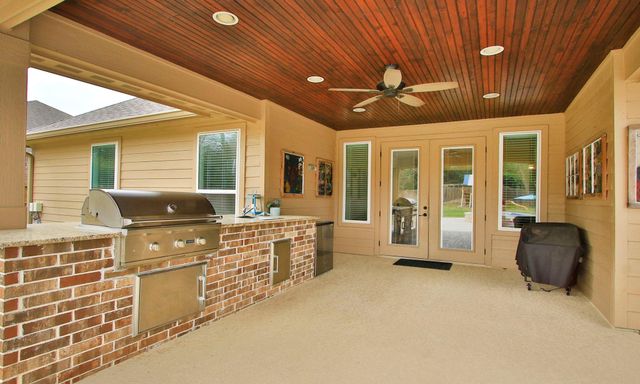 307 Council Oak Court, Magnolia, TX 77354