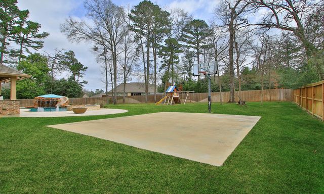 307 Council Oak Court, Magnolia, TX 77354