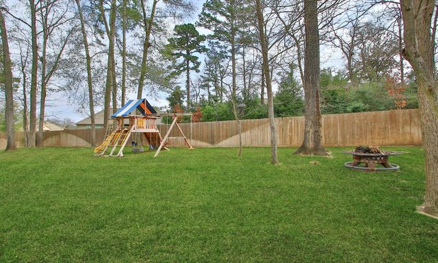 307 Council Oak Court, Magnolia, TX 77354