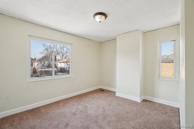 18238 Santa Rosa Drive, Detroit, MI 48221