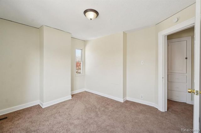 18238 Santa Rosa Drive, Detroit, MI 48221