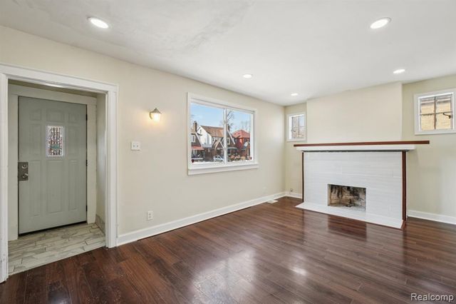 18238 Santa Rosa Drive, Detroit, MI 48221