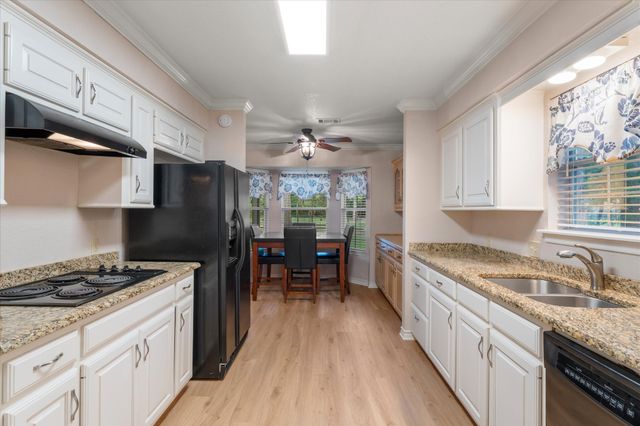 116 Meadowood Road, Enchanted Oaks, TX 75156