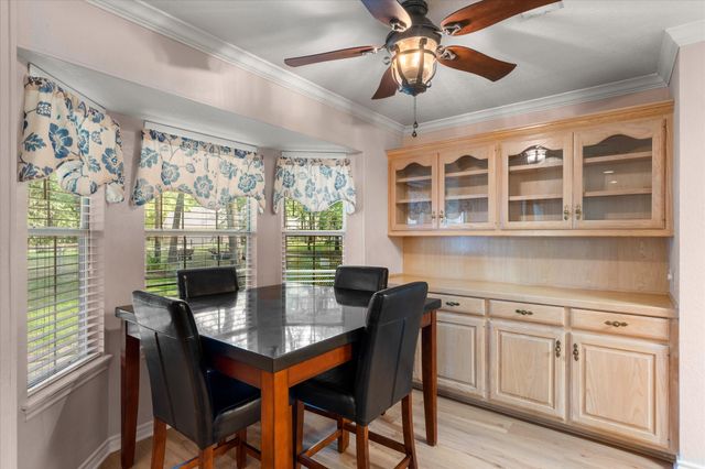 116 Meadowood Road, Enchanted Oaks, TX 75156