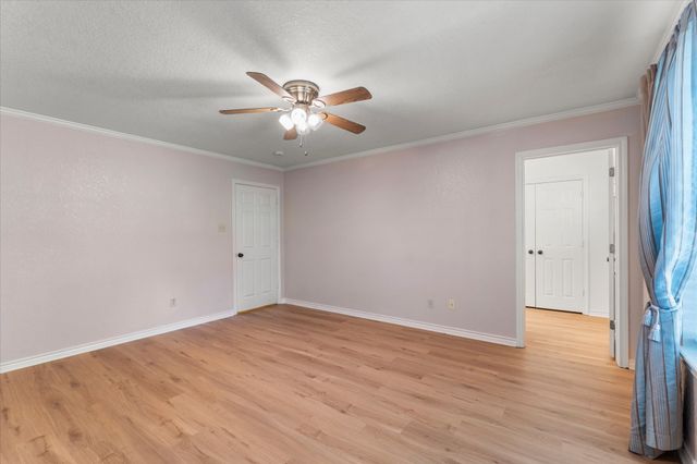 116 Meadowood Road, Enchanted Oaks, TX 75156