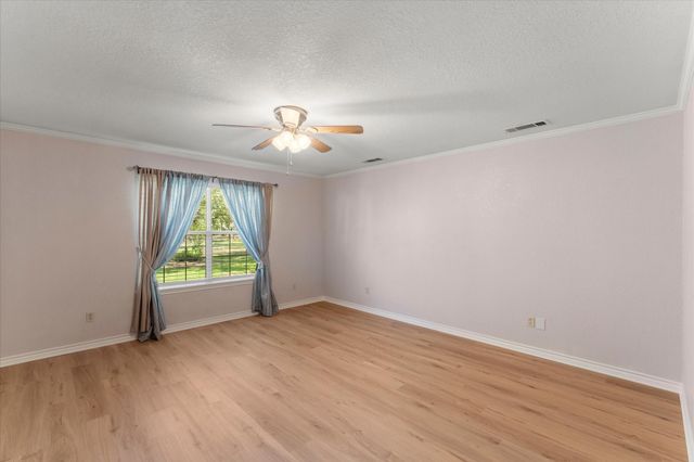 116 Meadowood Road, Enchanted Oaks, TX 75156