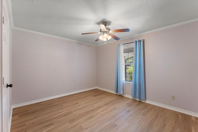 116 Meadowood Road, Enchanted Oaks, TX 75156