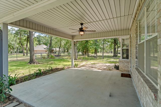 116 Meadowood Road, Enchanted Oaks, TX 75156