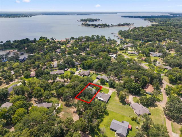 116 Meadowood Road, Enchanted Oaks, TX 75156