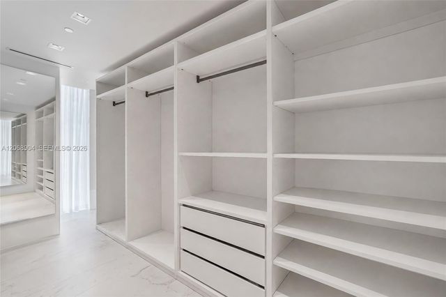 1000 Biscayne Boulevard 3901, Miami, FL 33132