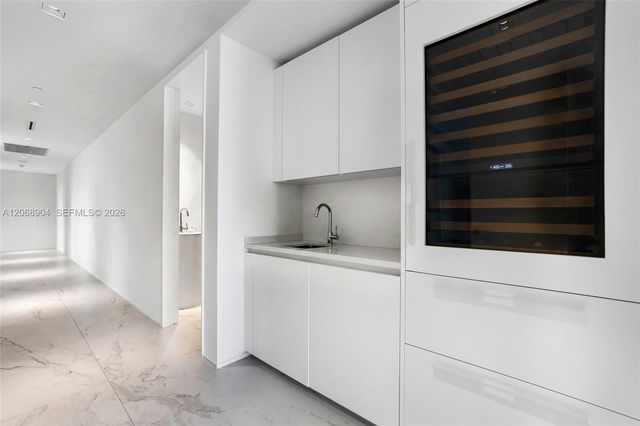 1000 Biscayne Boulevard 3901, Miami, FL 33132