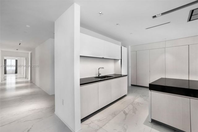 1000 Biscayne Boulevard 3901, Miami, FL 33132