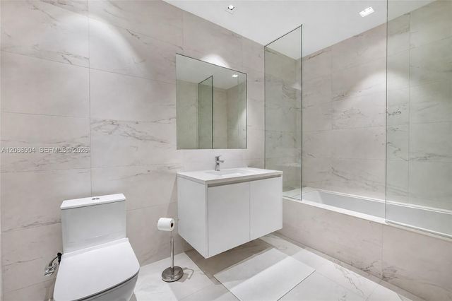 1000 Biscayne Boulevard 3901, Miami, FL 33132