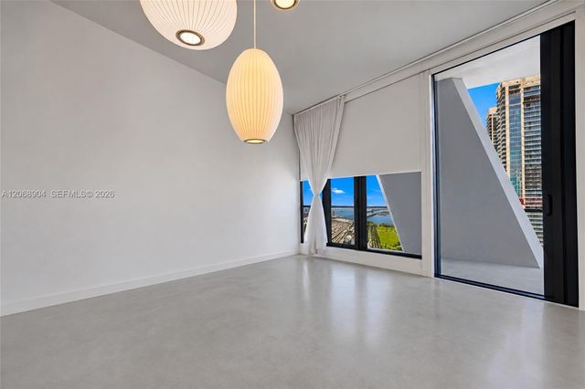 1000 Biscayne Boulevard 3901, Miami, FL 33132