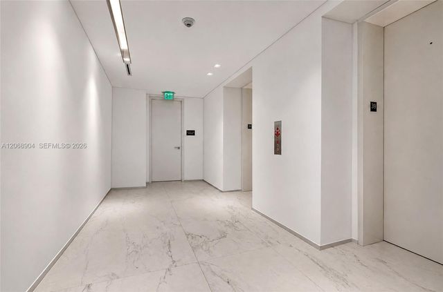 1000 Biscayne Boulevard 3901, Miami, FL 33132