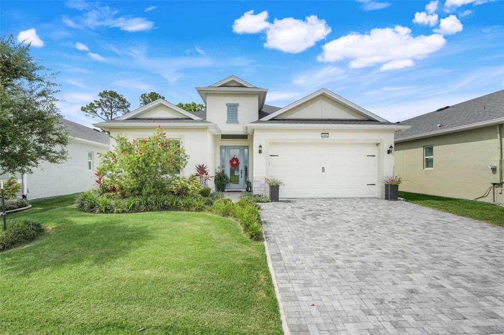 Image 2 of property listing at 1990 WALLINGFORD LOOP, Mount Dora, FL 32757