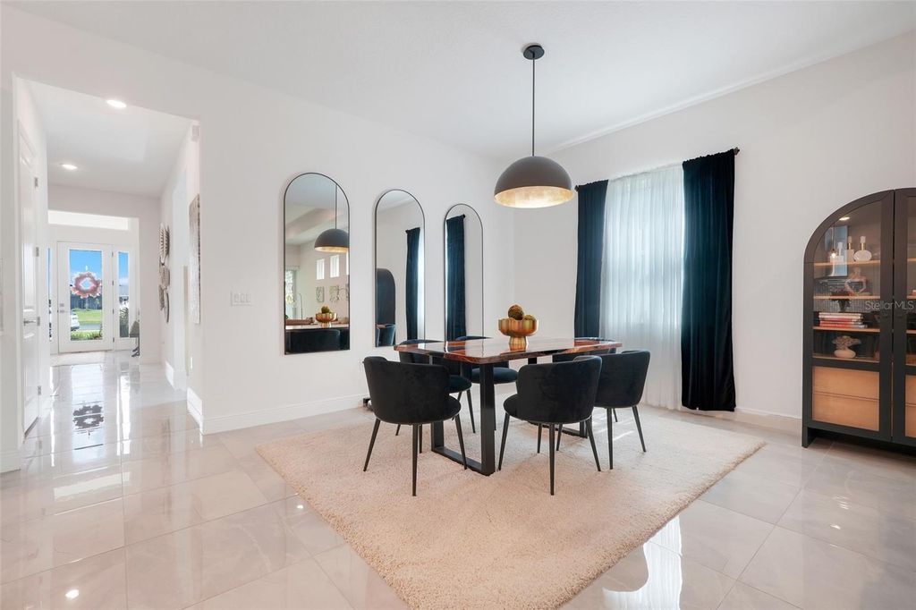 Image 15 of property listing at 1990 WALLINGFORD LOOP, Mount Dora, FL 32757