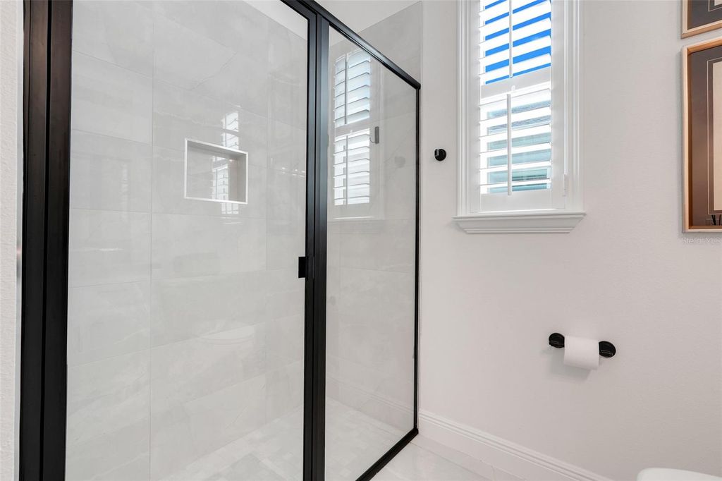 Image 25 of property listing at 1990 WALLINGFORD LOOP, Mount Dora, FL 32757