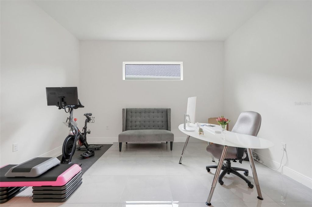 Image 28 of property listing at 1990 WALLINGFORD LOOP, Mount Dora, FL 32757