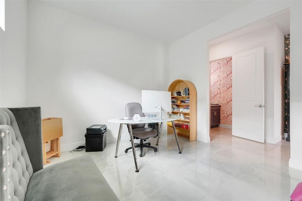 Image 29 of property listing at 1990 WALLINGFORD LOOP, Mount Dora, FL 32757