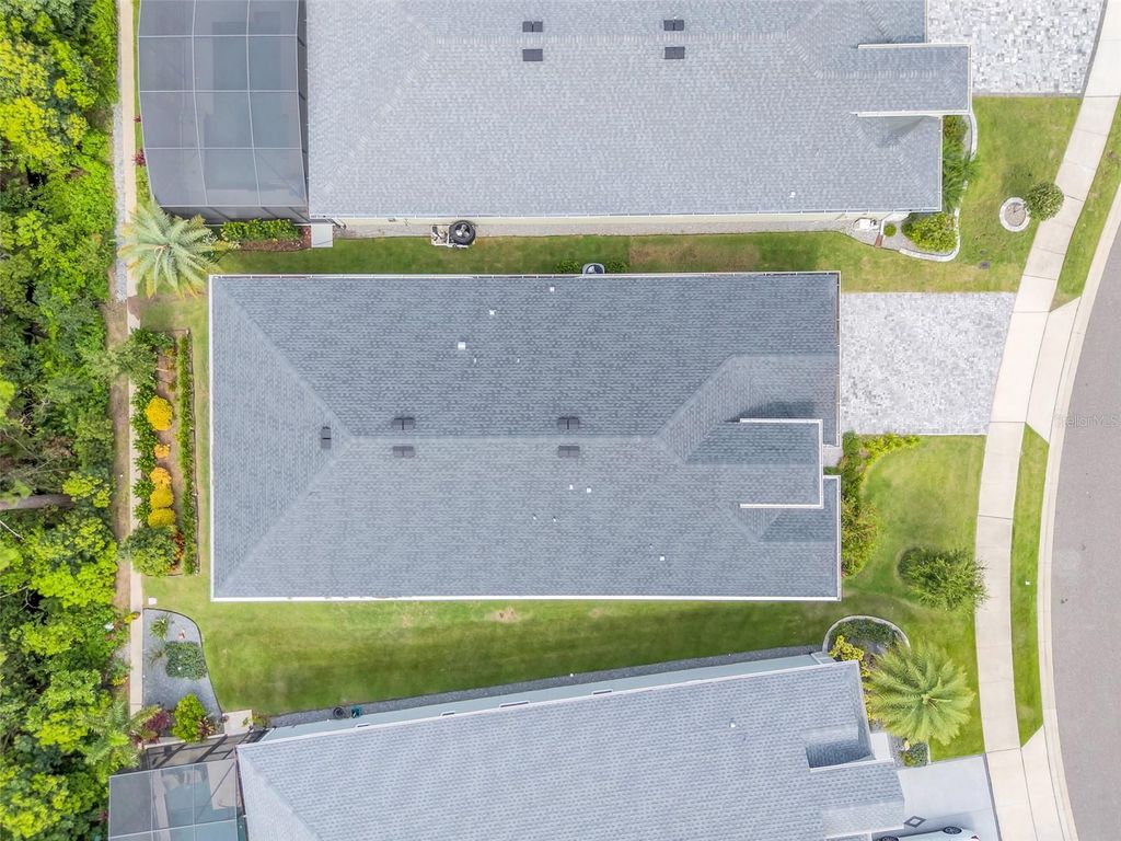 Image 35 of property listing at 1990 WALLINGFORD LOOP, Mount Dora, FL 32757