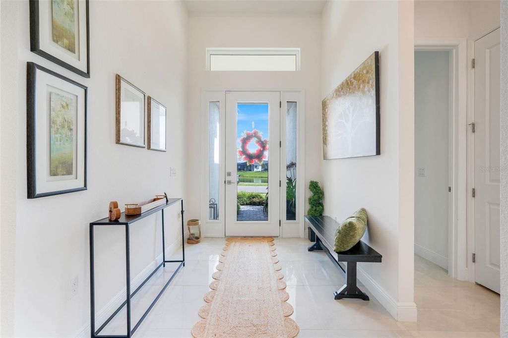 Image 5 of property listing at 1990 WALLINGFORD LOOP, Mount Dora, FL 32757