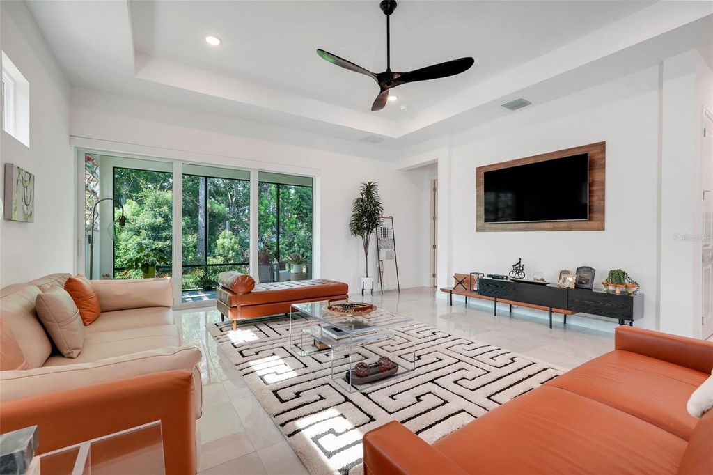 Image 9 of property listing at 1990 WALLINGFORD LOOP, Mount Dora, FL 32757