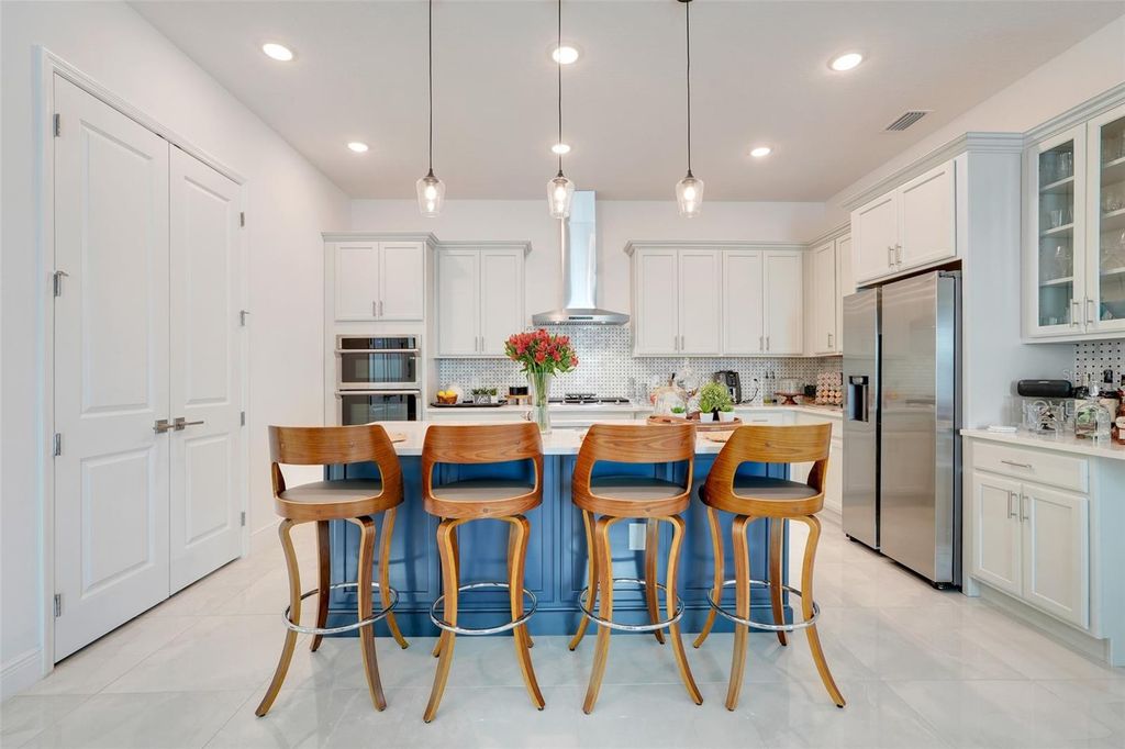 Image 10 of property listing at 1990 WALLINGFORD LOOP, Mount Dora, FL 32757