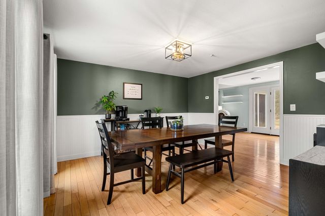 2 Sara Beth Lane, Londonderry, NH 03053