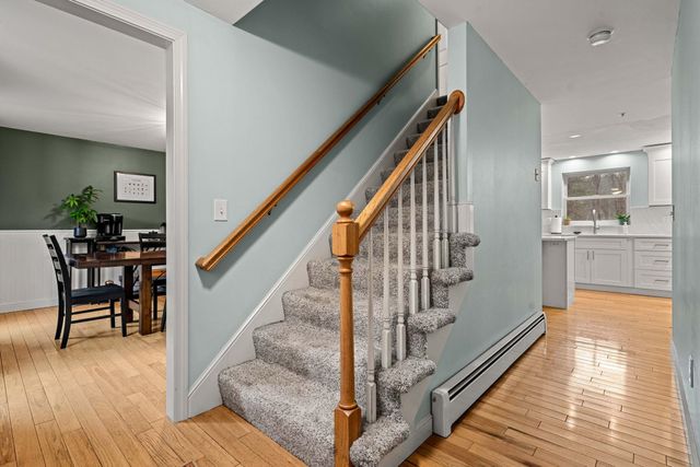 2 Sara Beth Lane, Londonderry, NH 03053