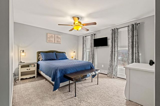 2 Sara Beth Lane, Londonderry, NH 03053