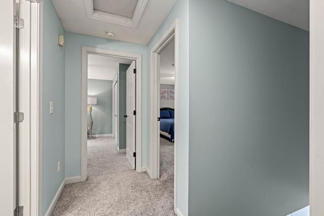 2 Sara Beth Lane, Londonderry, NH 03053