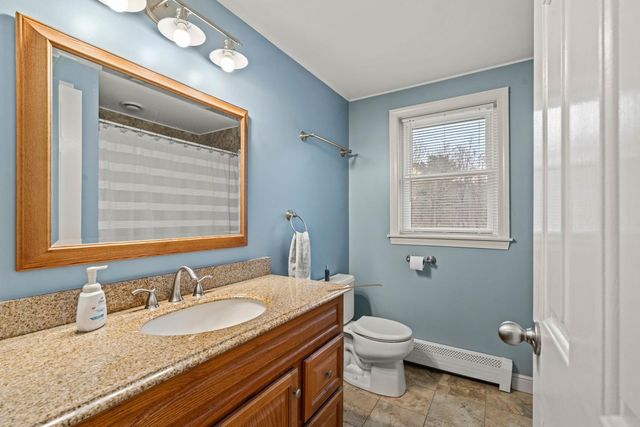 2 Sara Beth Lane, Londonderry, NH 03053