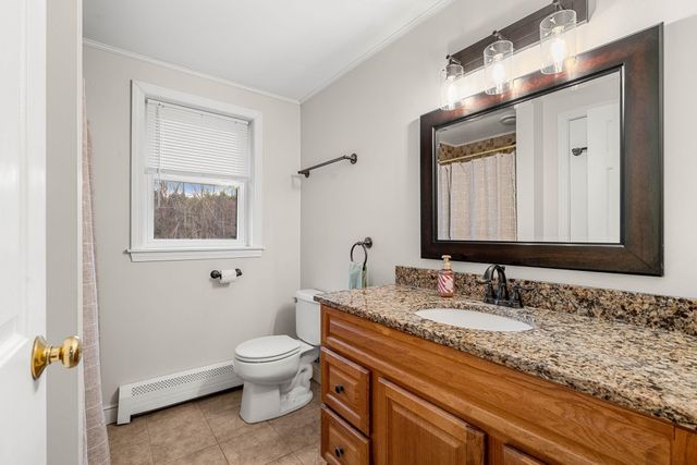 2 Sara Beth Lane, Londonderry, NH 03053