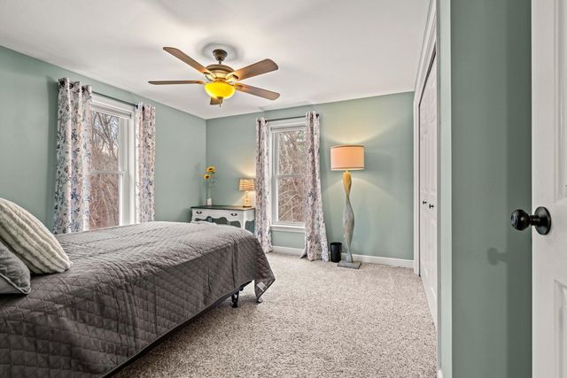 2 Sara Beth Lane, Londonderry, NH 03053