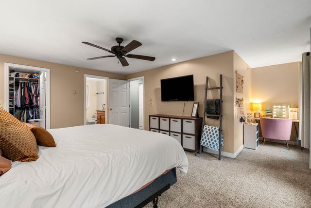 2 Sara Beth Lane, Londonderry, NH 03053