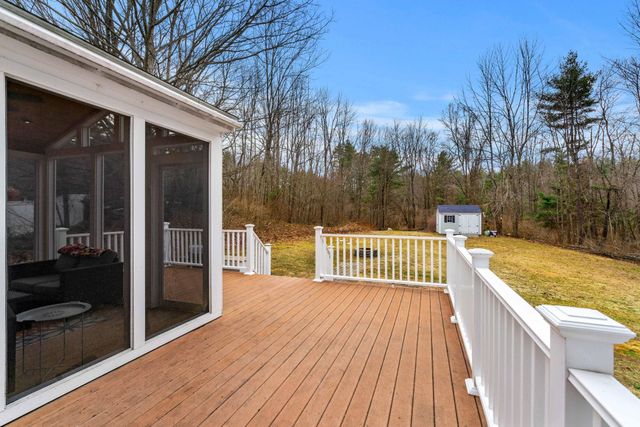 2 Sara Beth Lane, Londonderry, NH 03053