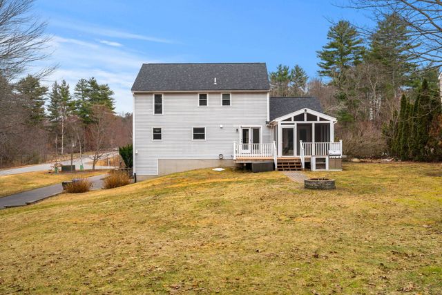 2 Sara Beth Lane, Londonderry, NH 03053