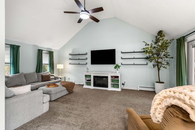 2 Sara Beth Lane, Londonderry, NH 03053