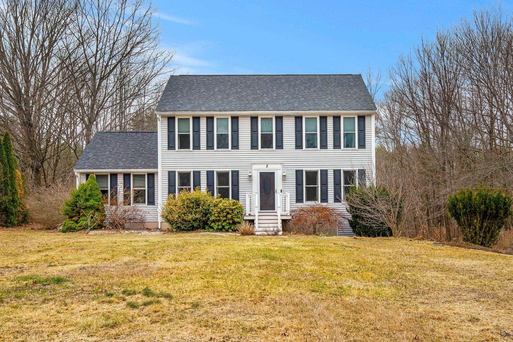 2 Sara Beth Lane, Londonderry, NH 03053