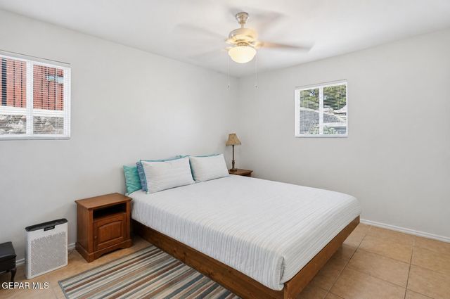 3505 VOLCANIC Avenue, El Paso, TX 79904