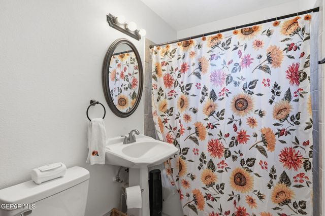 3505 VOLCANIC Avenue, El Paso, TX 79904