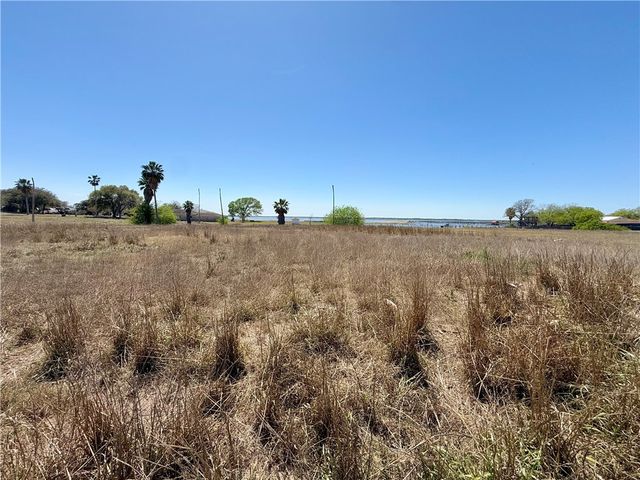 24553 La Ponderosa Dr., Mathis, TX 78368