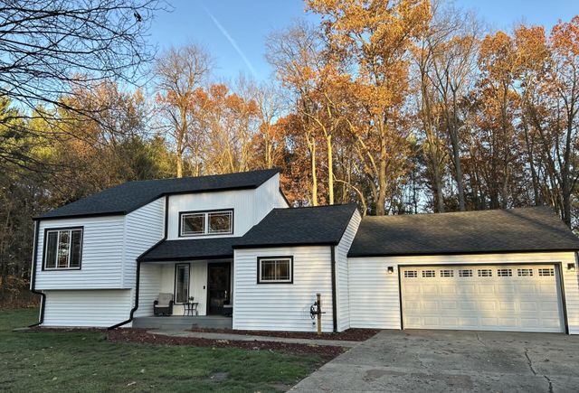 70631 Sunrise Drive, Ontwa Twp, MI 49112